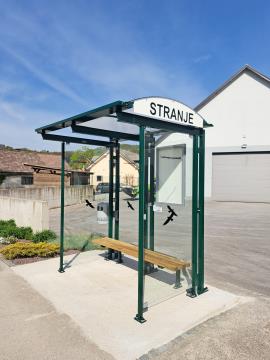 AP Stranje 1 z nalepko